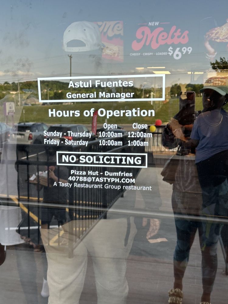 PIZZA HUT 17360 Dumfries Rd, Dumfries, Virginia Chicken Wings