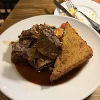 Market Tavern Dublin - Braised short ribs - New American Near Me - Dublin, California Market Tavern Dublin - Braised short ribs - New American Near Me - Dublin, California