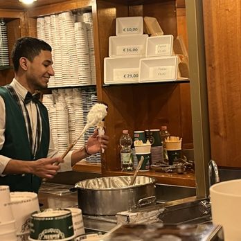 Giolitti - Fresh cream station - Ice Cream & Frozen Yogurt Near Me - Rome, RM