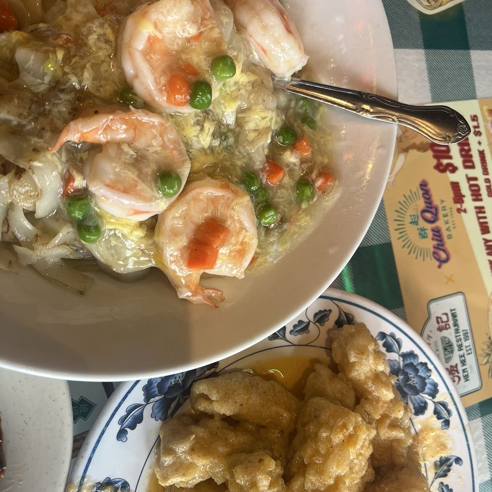Ken Kee - Salted Egg Yolk Style squid and Jumbo Shrimp in Lobster Sauce over noodles - Seafood Near Me - Chicago, Illinois Ken Kee - Salted Egg Yolk Style squid and Jumbo Shrimp in Lobster Sauce over noodles - Seafood Near Me - Chicago, Illinois