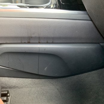 Audi Livermore - Drip marks on the console after the car was cleaned for over an hour - Car Dealers Near Me - Livermore, California Audi Livermore - Drip marks on the console after the car was cleaned for over an hour - Car Dealers Near Me - Livermore, California