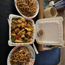 Happy Garden Chinese Restaurant - Chow mein and seafood kung pao
