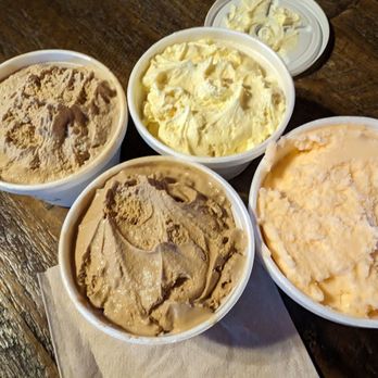 Scoops Ice Cream Parlor - Coffee, banana pudding, maple walnut, and orange sherbet - Ice Cream & Frozen Yogurt Near Me - Pigeon Forge, Tennessee Scoops Ice Cream Parlor - Coffee, banana pudding, maple walnut, and orange sherbet - Ice Cream & Frozen Yogurt Near Me - Pigeon Forge, Tennessee