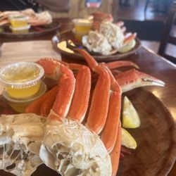 Hooters - Crab legs special