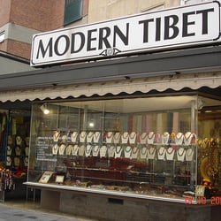 Modern Tibet - Das Ladengeschäft von aussen