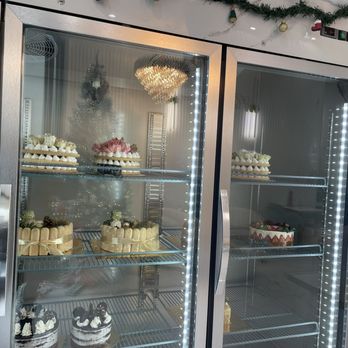Crumbles Patisserie - Cakes to go. - Desserts Near Me - Glendale, California