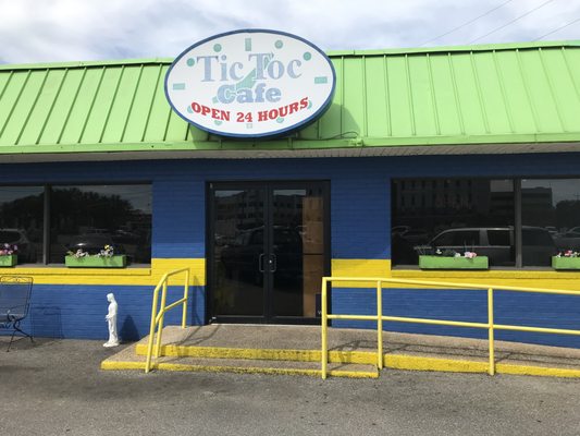 Tic-Toc Café by null