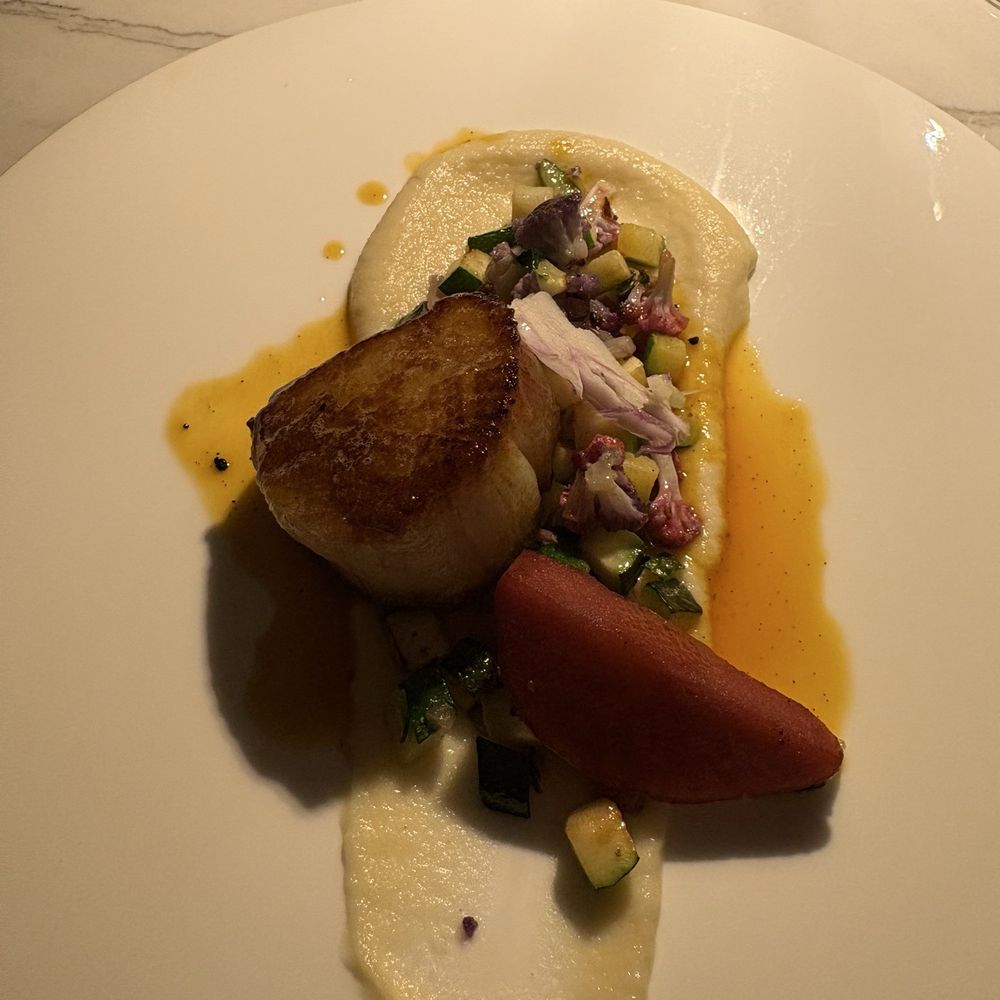 Splashes Restaurant - Seared Bristol Scallops - New American Near Me - Laguna Beach, California Splashes Restaurant - Seared Bristol Scallops - New American Near Me - Laguna Beach, California