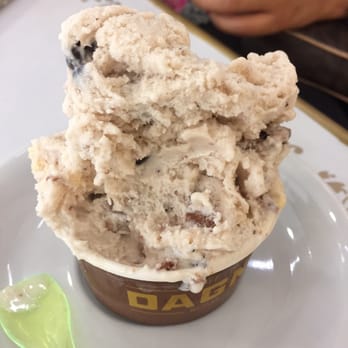 Pasticceria Dagnino - Cannoli Gelato...very good even though Dagnino isn't known for its gelato - Desserts Near Me - Rome, RM Pasticceria Dagnino - Cannoli Gelato...very good even though Dagnino isn't known for its gelato - Desserts Near Me - Rome, RM