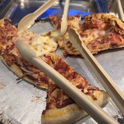 Hong Kong Buffet - Old pizza the bread was hard.