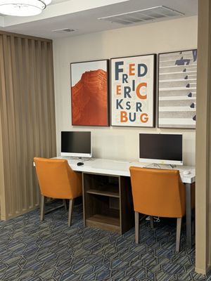 Holiday Inn Express Hotel & Suites Fredericksburg By IHG