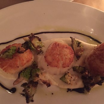 Le Zie - Scallops on cauliflower puree - Lounges Near Me - New York, New York Le Zie - Scallops on cauliflower puree - Lounges Near Me - New York, New York