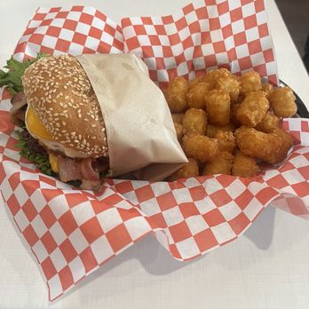 Oh G Burger - Warriors Breakfast Burger (no tomato) & Tater Tots - Burgers Near Me - Oakland, California