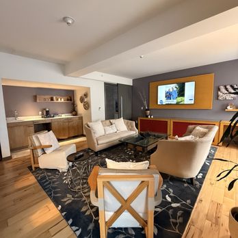 Andaz Napa - Living room in 222 - Hotels Near Me - Napa, California Andaz Napa - Living room in 222 - Hotels Near Me - Napa, California