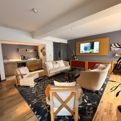 Andaz Napa - Living room in 222
