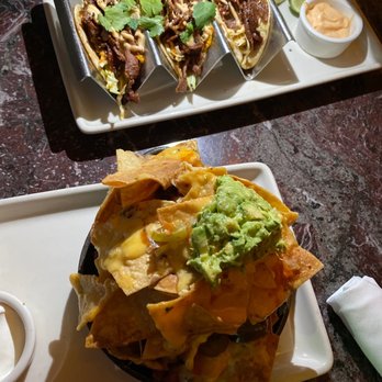 Grand Lux Cafe - Mini nachos and Asian tacos - American Near Me - Paramus, New Jersey Grand Lux Cafe - Mini nachos and Asian tacos - American Near Me - Paramus, New Jersey