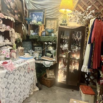 Saltwater & Sand - Used, Vintage & Consignment Near Me - Coos Bay, Oregon Saltwater & Sand - Used, Vintage & Consignment Near Me - Coos Bay, Oregon