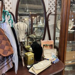 Antique Co-Op
