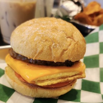 Vine Vegan - Lil Breakfast Sammie plus tomato - Vegan Near Me - Brandon, Florida Vine Vegan - Lil Breakfast Sammie plus tomato - Vegan Near Me - Brandon, Florida