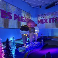 Crave Golf Club - Indoor golf course
