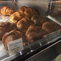 Pâtisserie du Forum - Great little boulangerie/patisserie in Arles with inside seats and drinks!