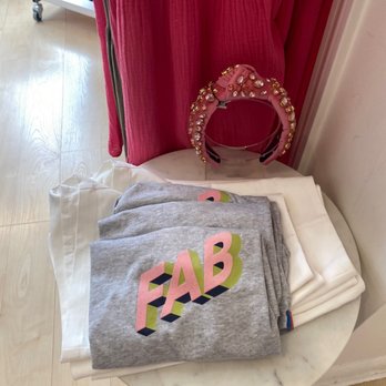 Chic Streets - Women's Clothing Near Me - Marblehead, Massachusetts