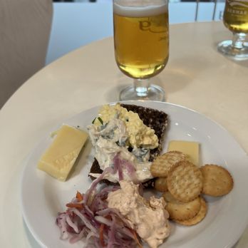 Aviator Lounge - Airport Lounges Near Me - Kastrup, 84