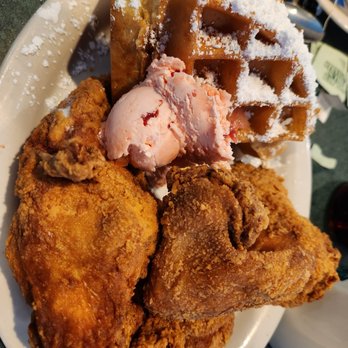 Metro Diner - The best chicken and waffles around - Diners Near Me - Birmingham, Alabama