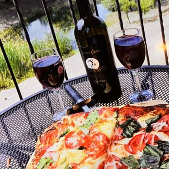 Saluti Cellars - The best wood fire pizza and wine around!! - Venues & Event Spaces Near Me - Somerset, California