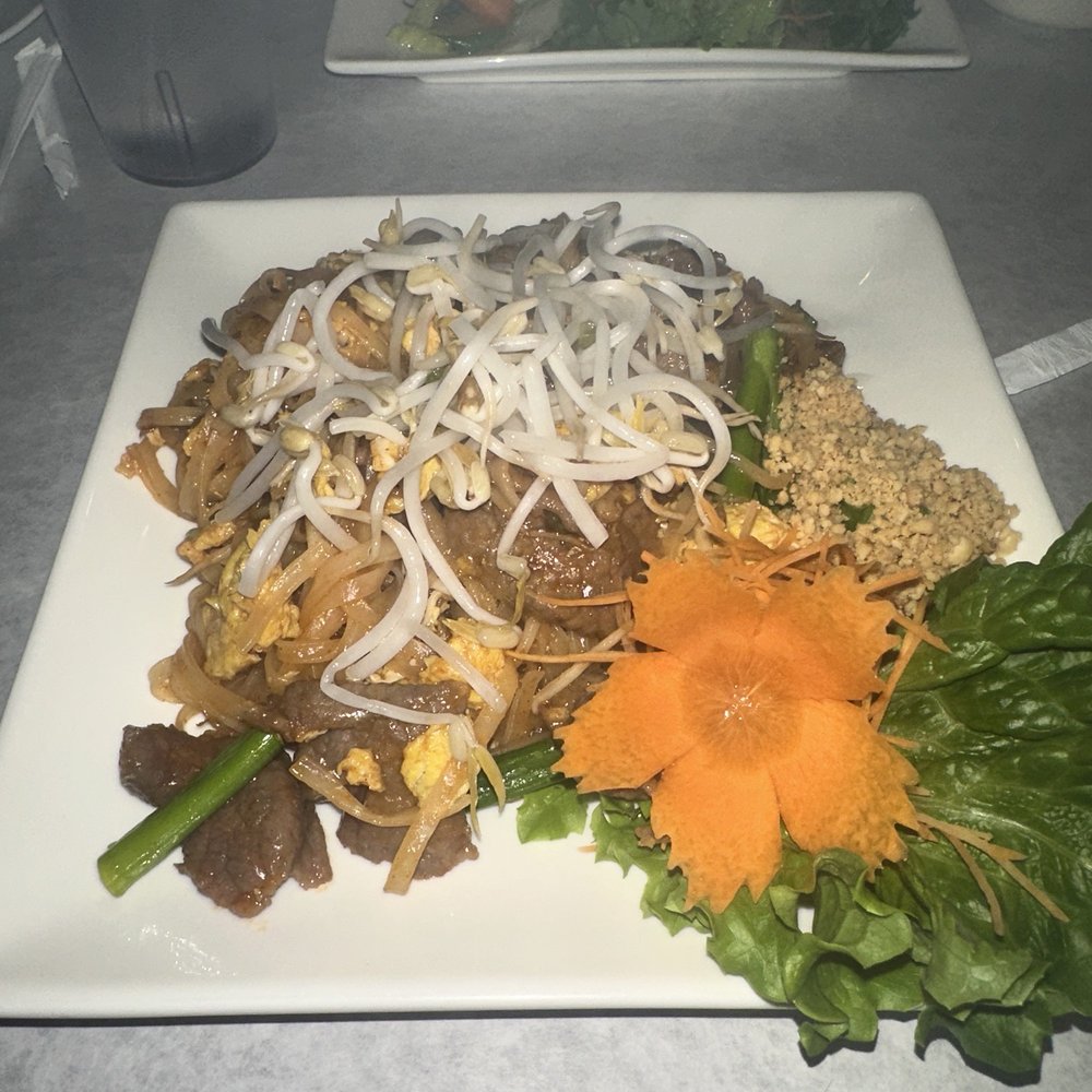 Bangkok Spice - Beef Pad Thai - Thai Near Me - Shrub Oak, New York