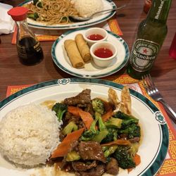 New China Gate - Beef Broccoli Combo