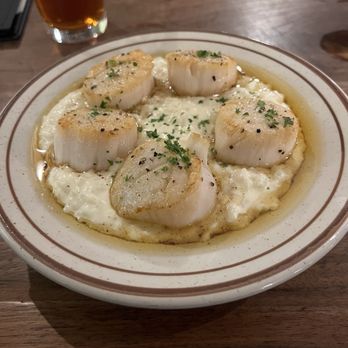 Sobie's Restaurant - Scallops - New American Near Me - Oconomowoc, Wisconsin