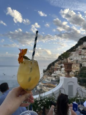 Franco's Bar by null