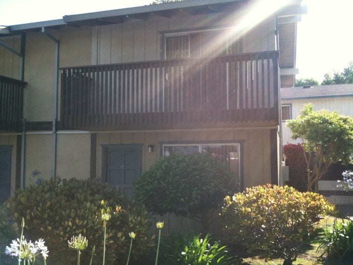 CAPITOLA COVE APARTMENTS Updated August 2024 16 Reviews 1905