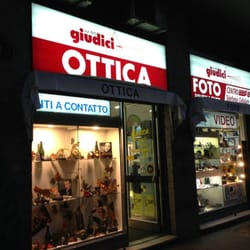 Foto Giudici - vetrine