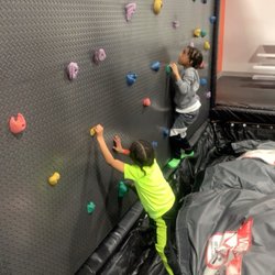 AirTime Trampoline & Game Park - Airtime fun