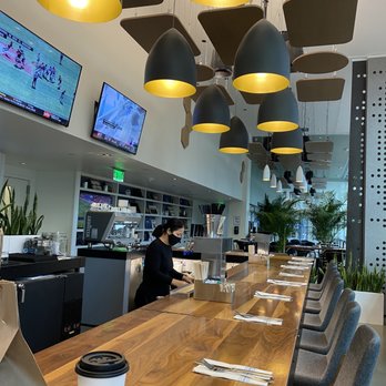 YOTEL Boston - Lobby bar/ restaurant for breakfast. - Hotels Near Me - Boston, Massachusetts YOTEL Boston - Lobby bar/ restaurant for breakfast. - Hotels Near Me - Boston, Massachusetts