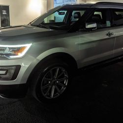 Flaherty Personal Driving Service - One of our vehicles
Ford Explorer Limited