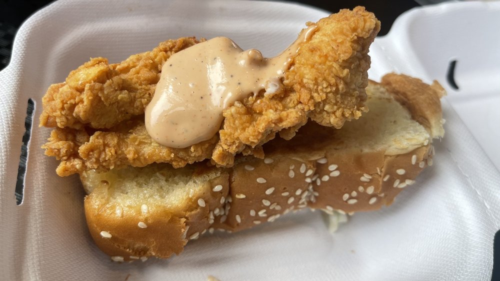 RAISING CANE’S 23 Photos & 43 Reviews 3541 S Mooney Blvd, Visalia