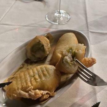 Ostaria al Vecio Pozzo - Fried zucchini flowers - Italian Near Me - Venezia, VE Ostaria al Vecio Pozzo - Fried zucchini flowers - Italian Near Me - Venezia, VE