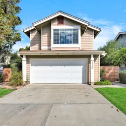 The Don Pelletier Group - JUST LISTED!
Beautifully cared-for home that perfectly balances comfort, charm, and convenience. Learn more: https://bit.ly/3710OldCobbleRd