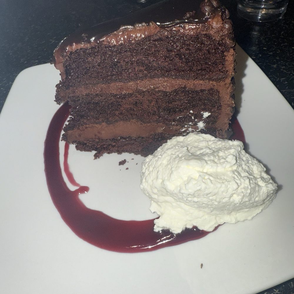 Rosewood Grill - Warm Chocolate cake - it wasn't warm - New American Near Me - Hudson, Ohio