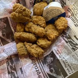 Wanderoos Bar & Grill - Boneless wings