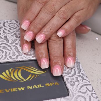Deview Nail Spa - Short pink and white ombré - Nail Salons Near Me - Covington, Louisiana