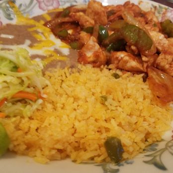 Rancho Viejo - Chicken carnitas lunch plate - Mexican Near Me - Pullman, Washington Rancho Viejo - Chicken carnitas lunch plate - Mexican Near Me - Pullman, Washington