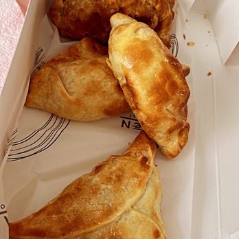 Patagonia Nahuen - Argentinian Empanadas - Bakeries Near Me - Doral, Florida