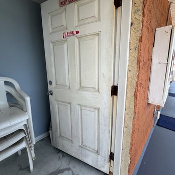 boardwalk hotel charlee - Filthy doorway - Hotels Near Me - Seaside Heights, New Jersey boardwalk hotel charlee - Filthy doorway - Hotels Near Me - Seaside Heights, New Jersey