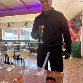 Madres Brunch - Breakfast & Brunch Near Me - Placentia, California