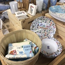 Kitchen & Company - Plates, holiday items, mugs