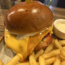 The Lion's Head - Peri peri chicken burger